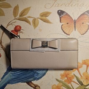 NWT kate spade New York Nisha Renny Drive wallet Warm Beige